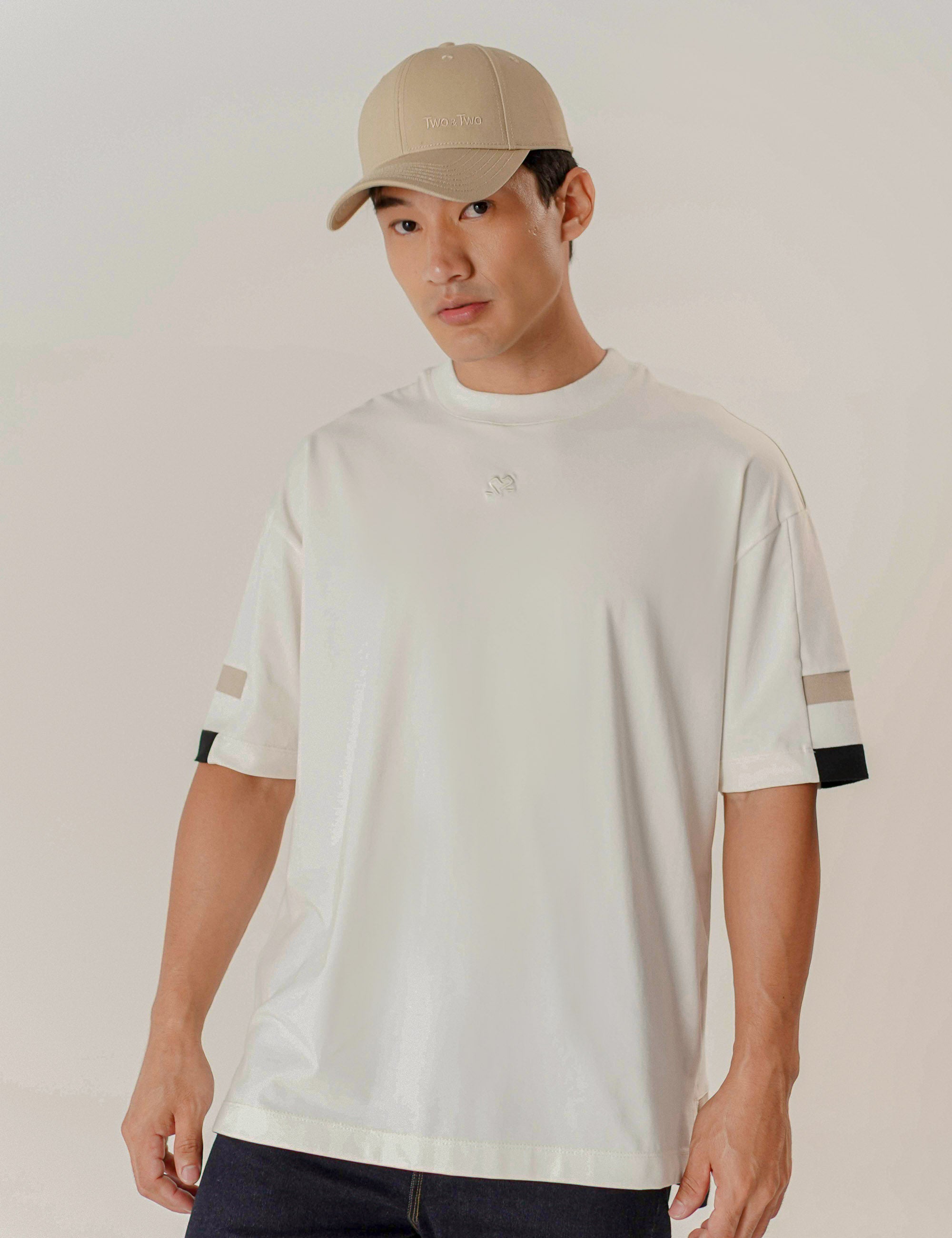 CONTRAST T-SHIRT OVERSIZE HOMBRE