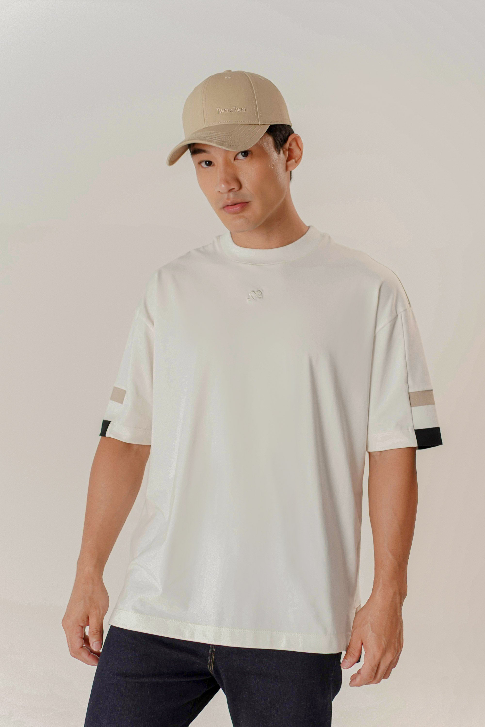 CONTRAST T-SHIRT OVERSIZE HOMBRE