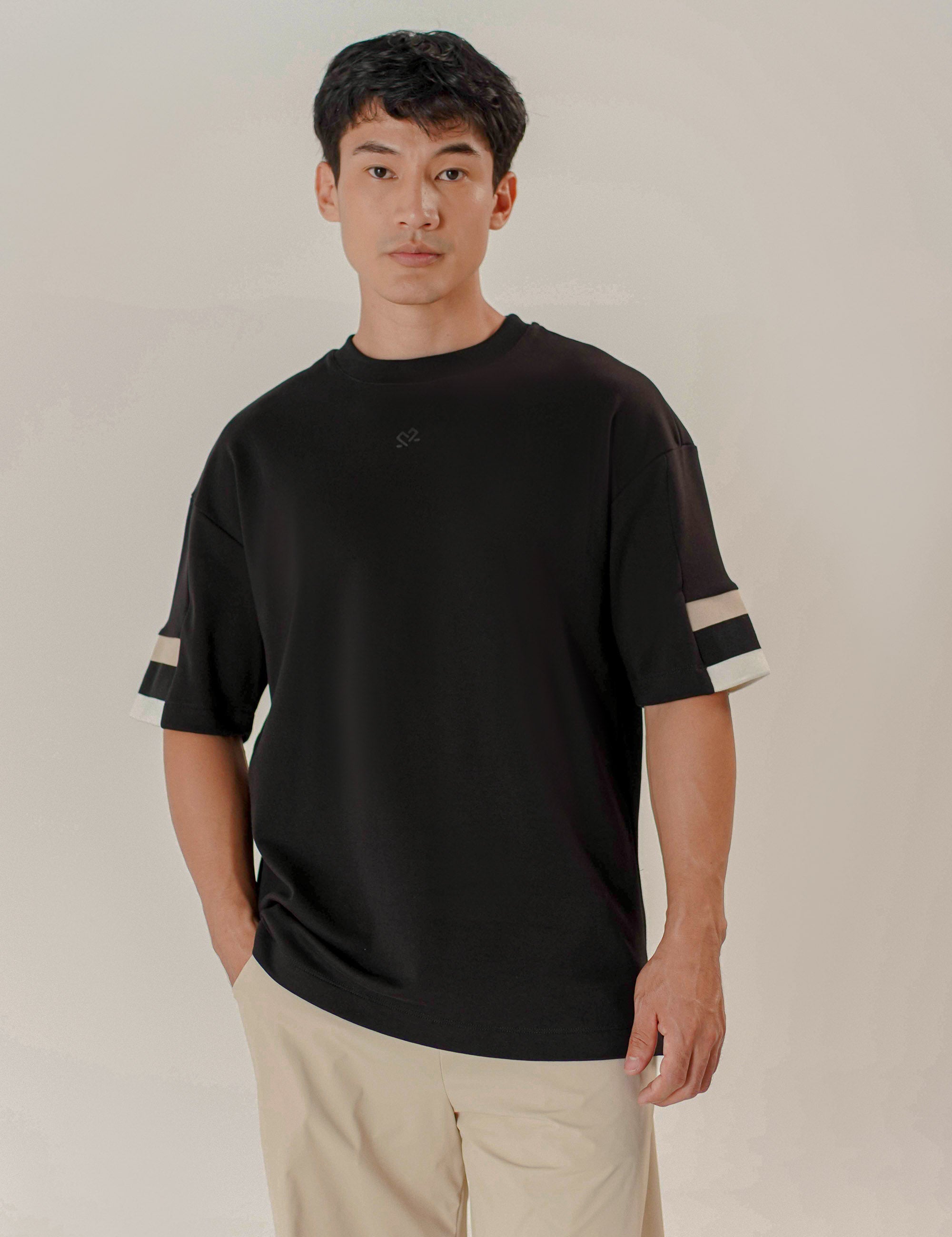 CONTRAST T-SHIRT OVERSIZE HOMBRE