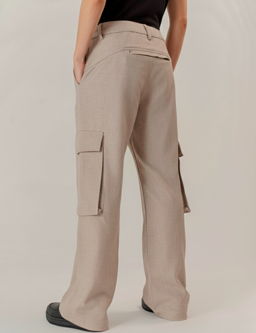 Pantalon_Cargo_Tela_Clasica_Regular_Dama_Beige.png