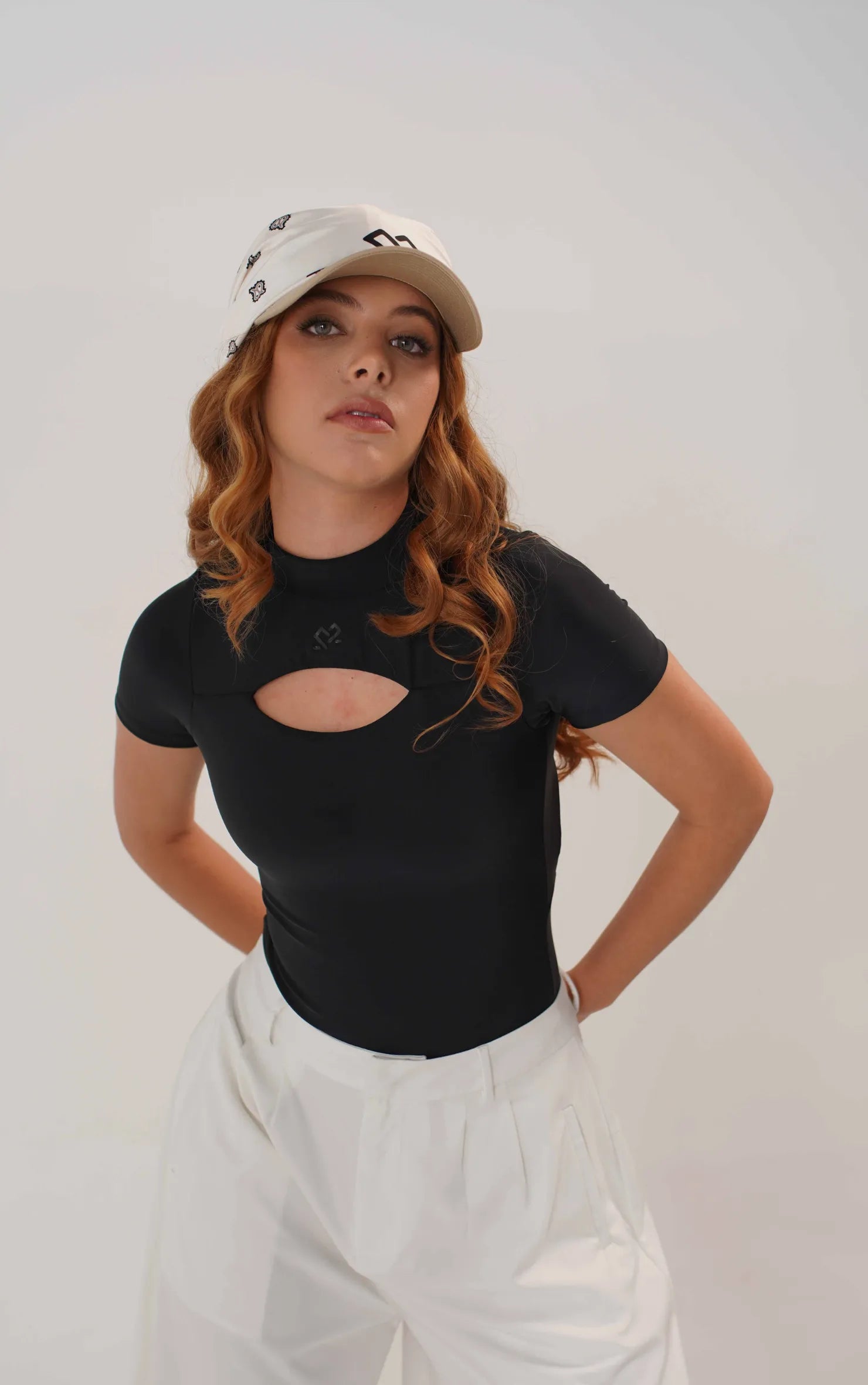 Body Con Abertura Pecho Slim Fit Dama