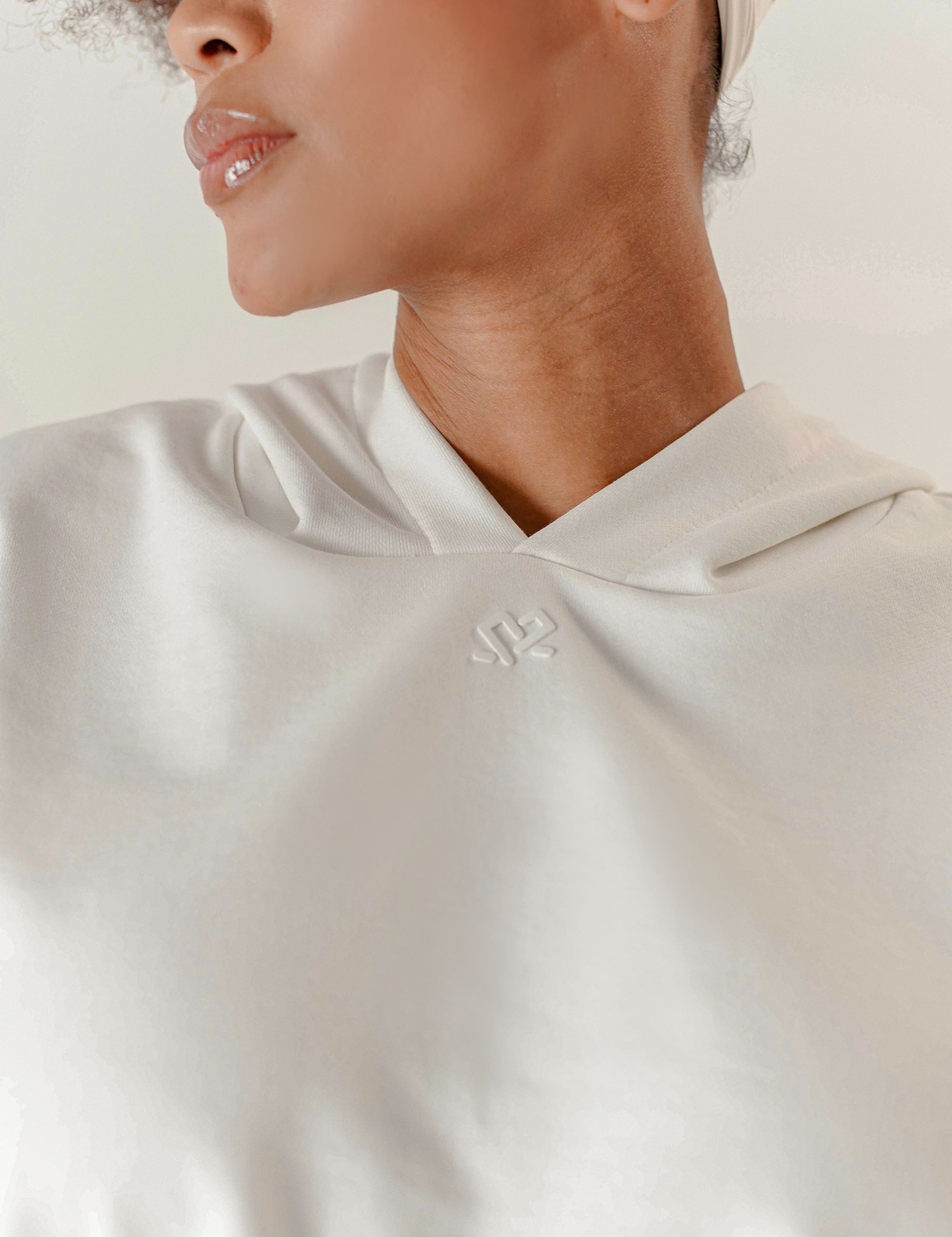 Hoodie Manga Sisa Semi Amplio Dama