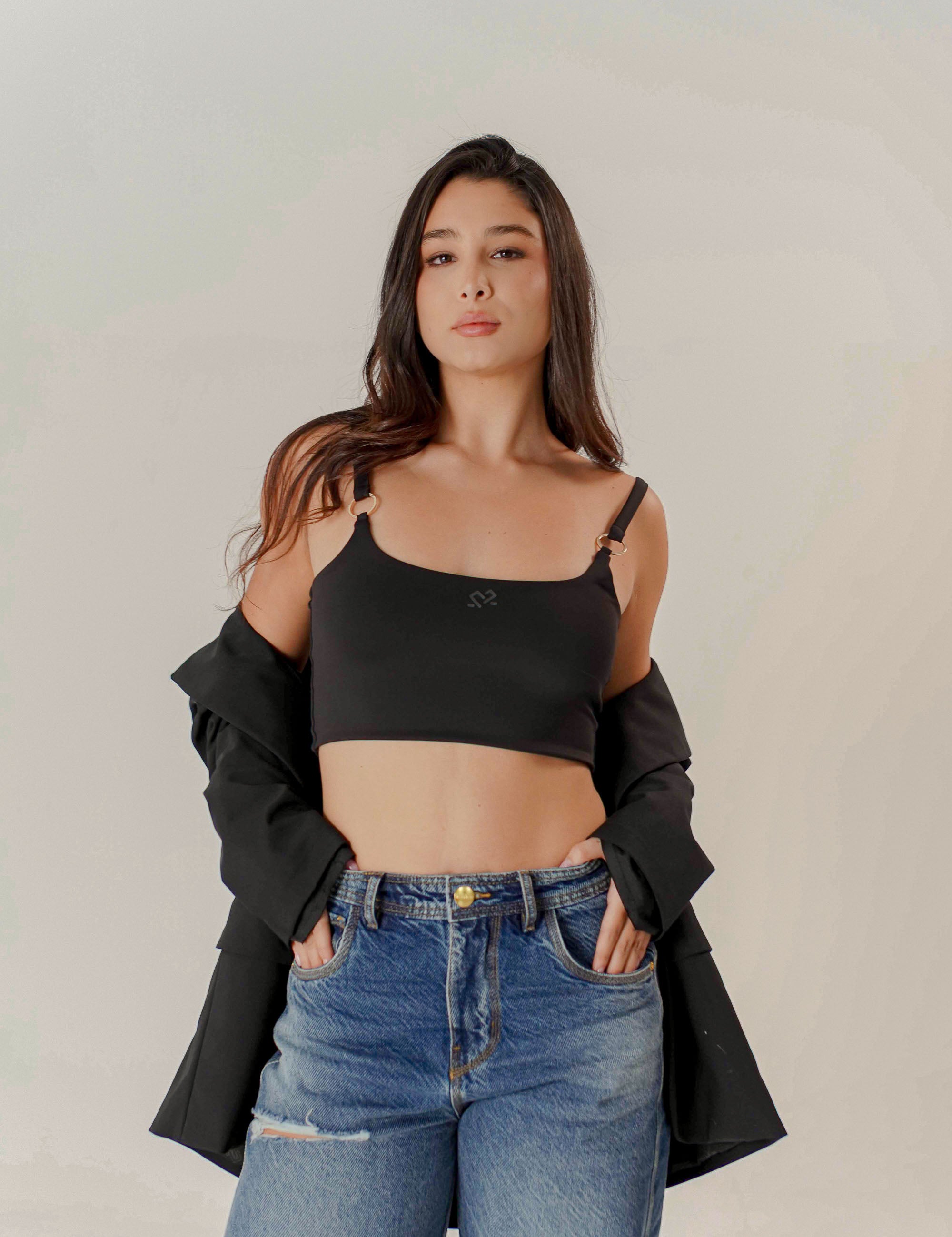 TOP CORTO CON ARGOLLA SLIM FIT DAMA