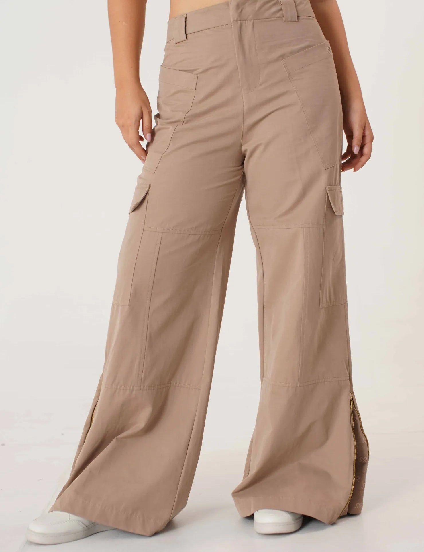 TRIANGLE CARGO PANTS WIDE LEG DAMA