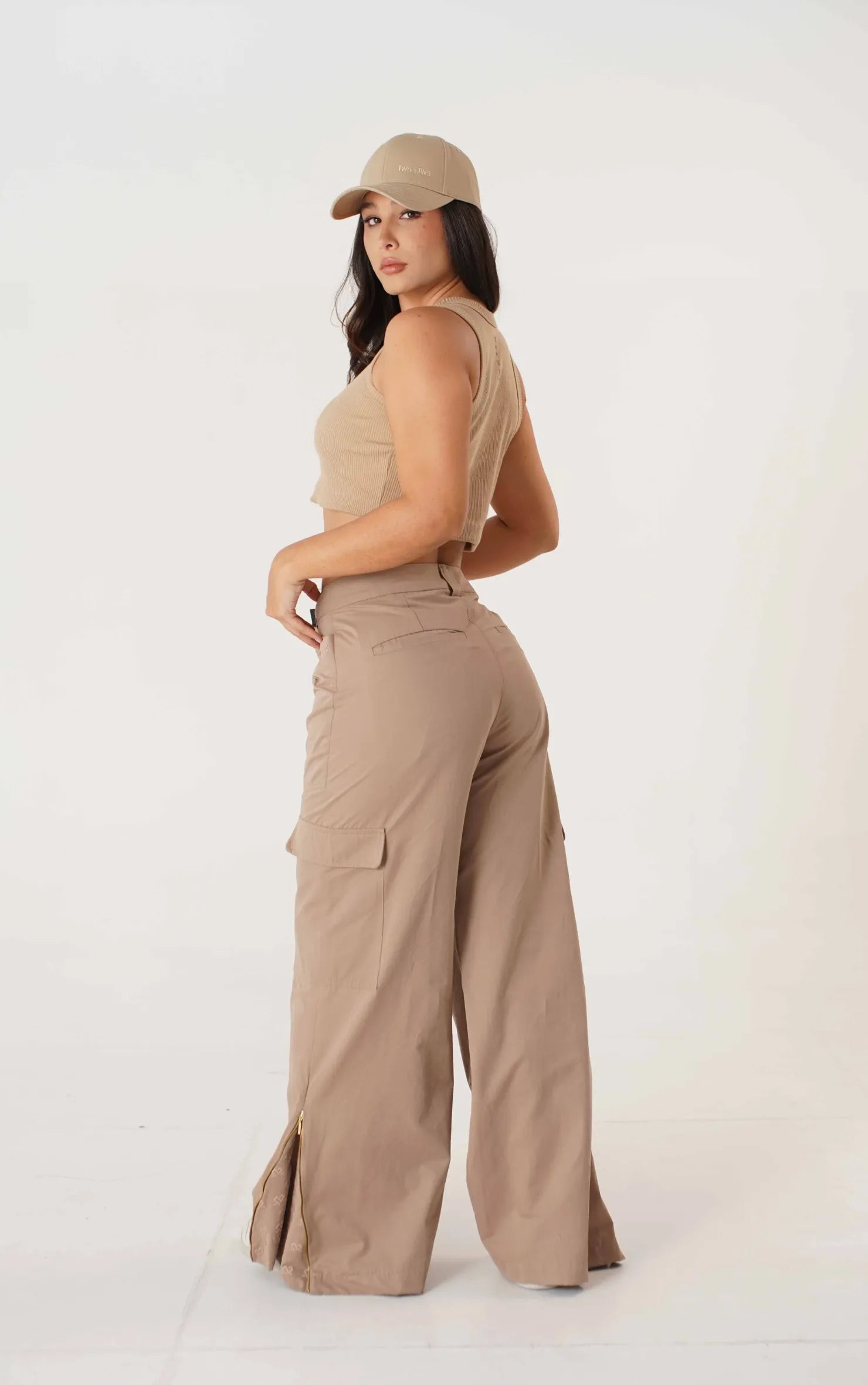 TRIANGLE CARGO PANTS WIDE LEG DAMA TWO&TWO