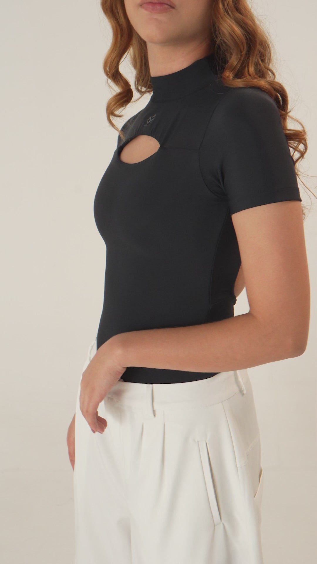 Body Con Abertura Pecho Slim Fit Dama